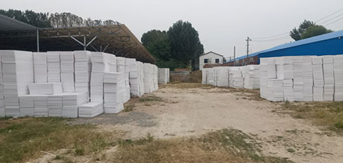  如何對(duì)擠塑板進(jìn)行現(xiàn)場(chǎng)的施工操作呢？