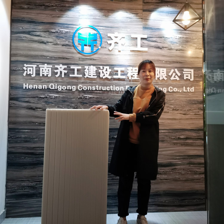 xps擠塑板在機械設備上生產(chǎn)復雜且嚴格